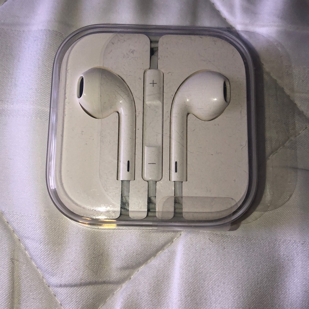 Apple headphones never used